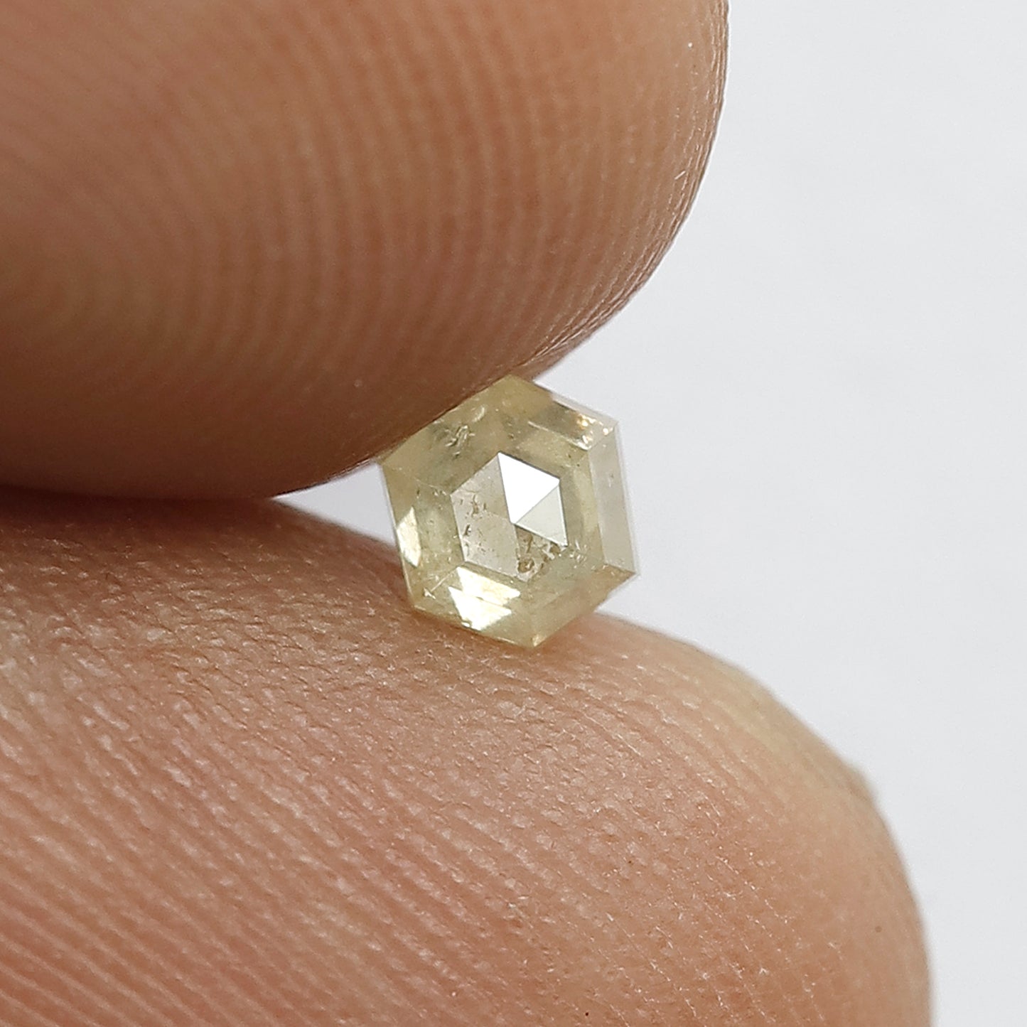 Natural 0.29 Ct Hexagon Shape Loose Light Green Color Conflict Free Diamond For Pendant