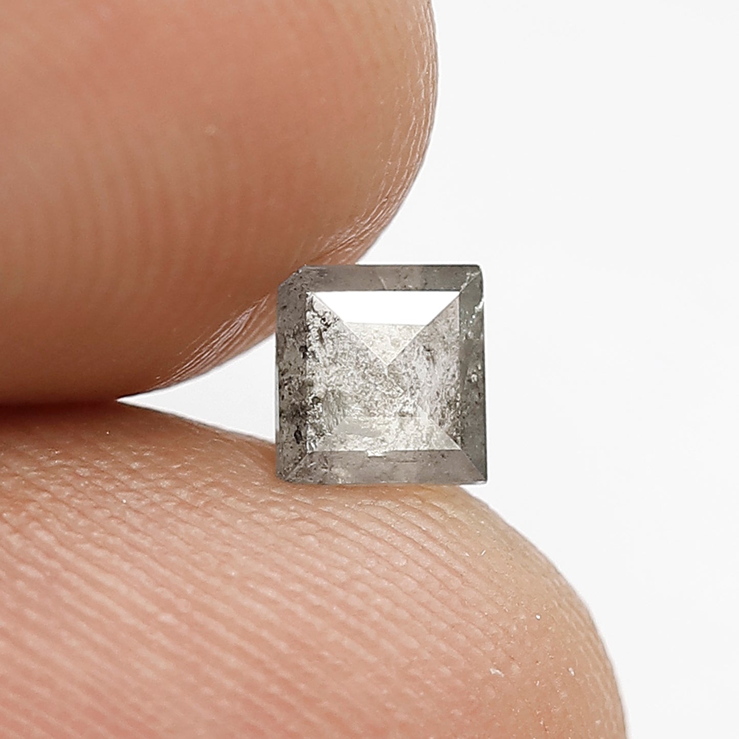 0.45 CT Geometric shape Natural loose Grey Black color 4.50 MM Salt and pepper Diamond