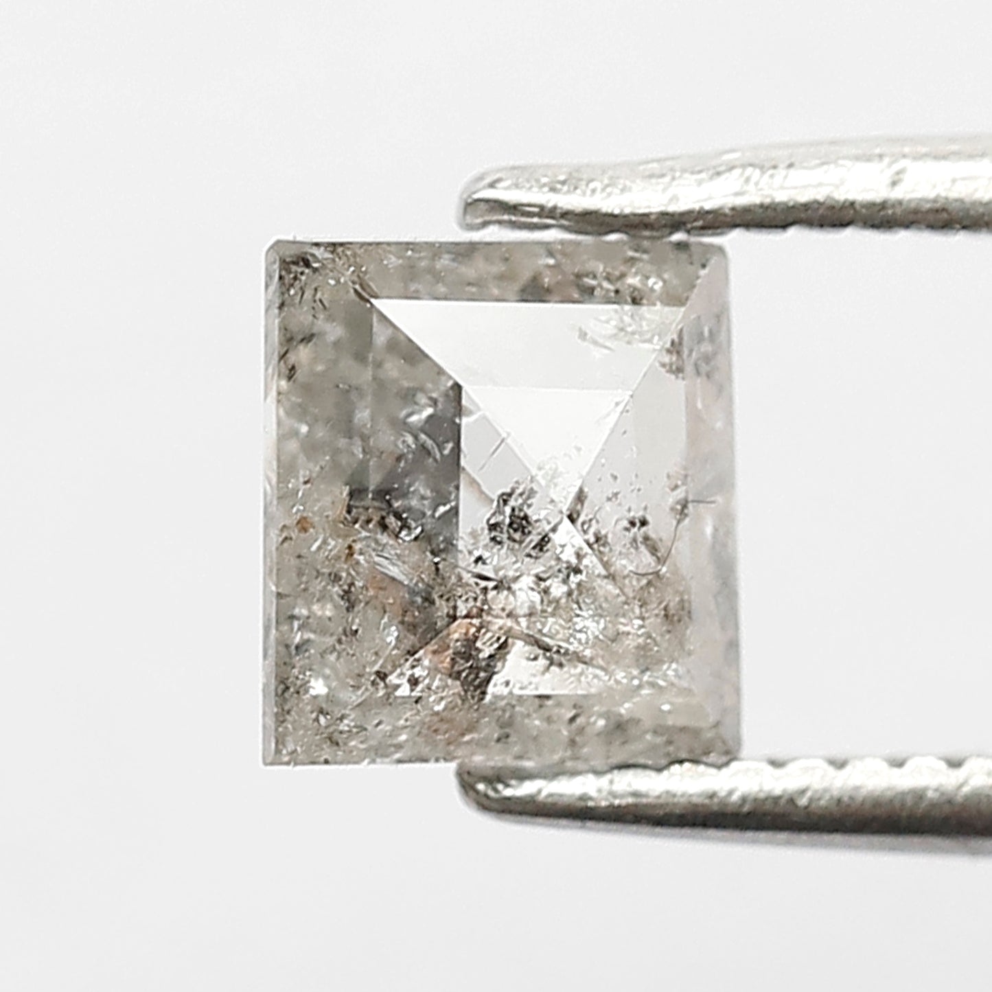 0.75 CT geometric Shape Salt and Pepper Diamond 5.60 MM grey Color Loose Natural Diamond For Wedding Ring