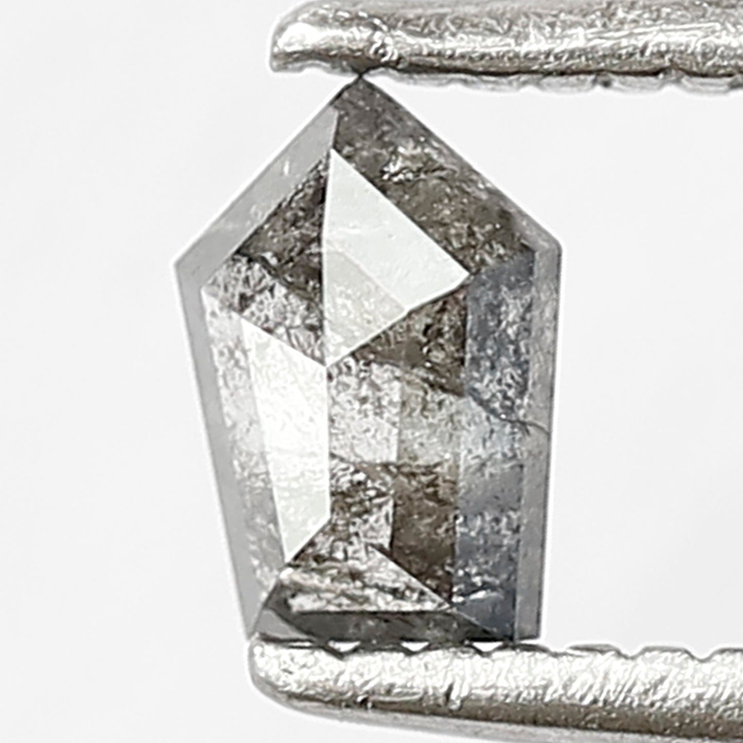 0.32 CT Geometric Shape Natural Conflict Free Grey Black Color Diamond 5 MM Earth Mined Diamond for Jewelry