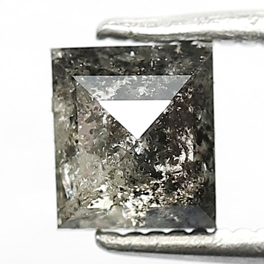 0.91 CT Natural Grey Black Color Diamond Geometric Shape 5.5 MM Salt and Pepper Diamond For Proposal Ring