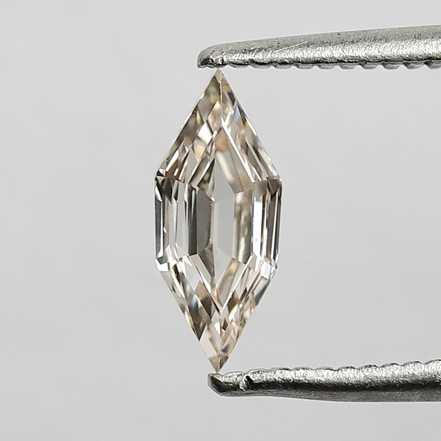 0.61 CT Loose Natural Light Fancy Orange Color Diamond 8.9 MM VS Clarity Portrait Cut Clear Diamond For Custom Design Jewelry