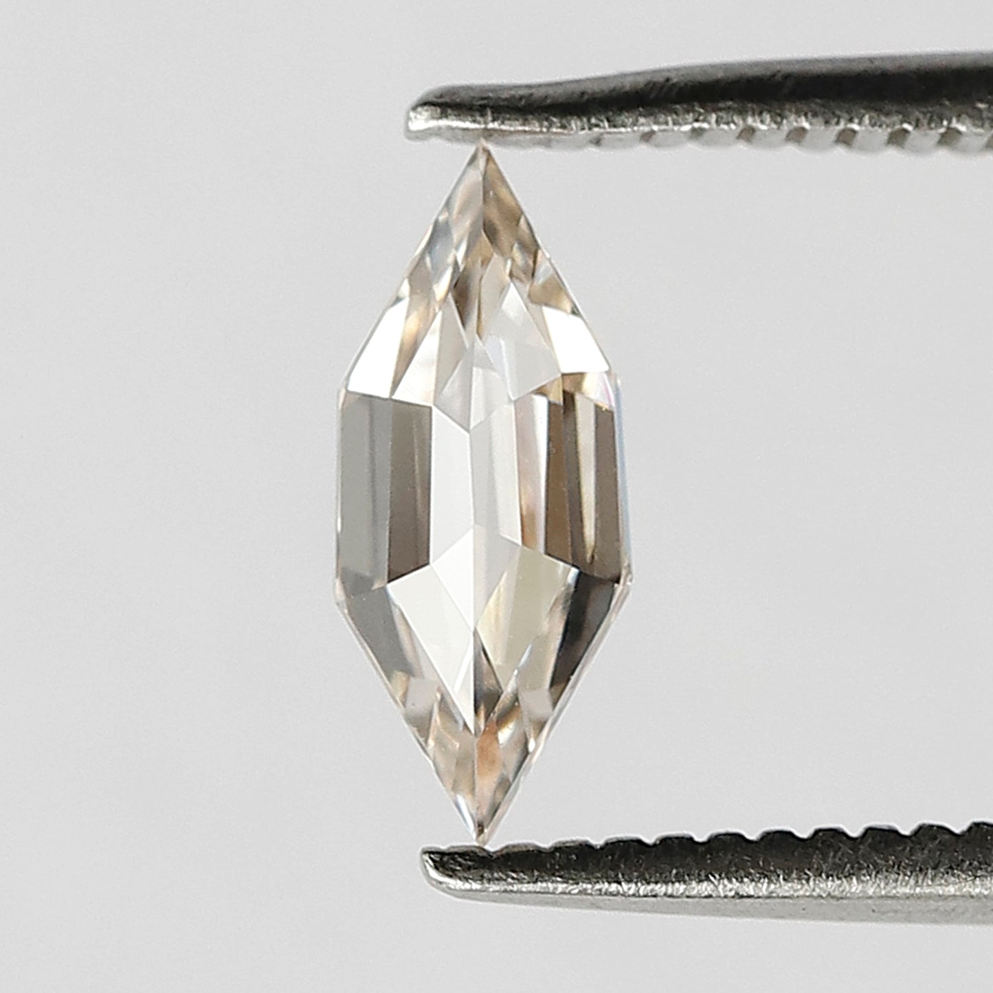 0.61 CT Loose Natural Light Fancy Orange Color Diamond 8.9 MM VS Clarity Portrait Cut Clear Diamond For Custom Design Jewelry