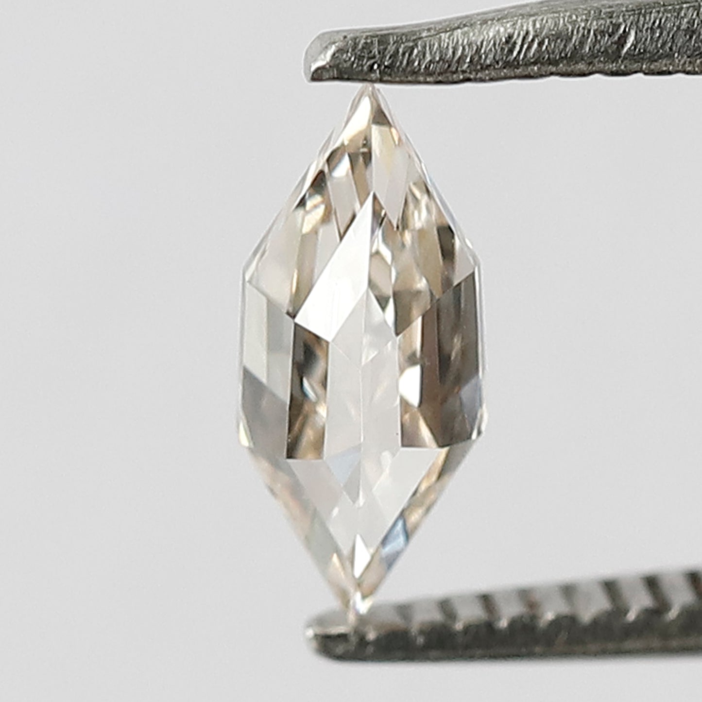 0.61 CT Loose Natural Light Fancy Orange Color Diamond 8.9 MM VS Clarity Portrait Cut Clear Diamond For Custom Design Jewelry
