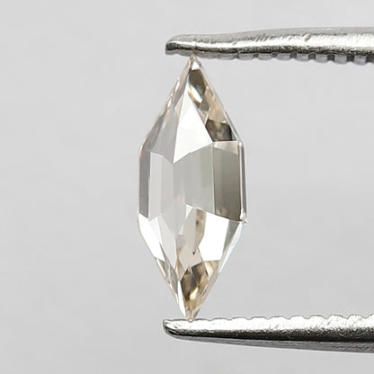 0.61 CT Loose Natural Light Fancy Orange Color Diamond 8.9 MM VS Clarity Portrait Cut Clear Diamond For Custom Design Jewelry