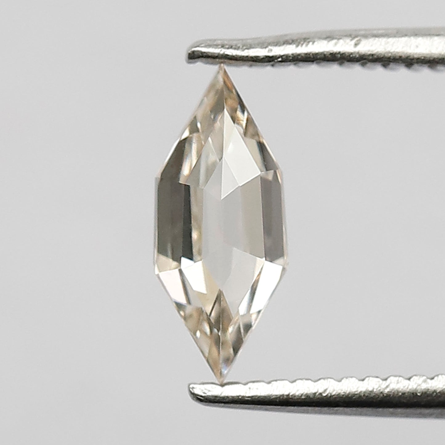 0.61 CT Loose Natural Light Fancy Orange Color Diamond 8.9 MM VS Clarity Portrait Cut Clear Diamond For Custom Design Jewelry