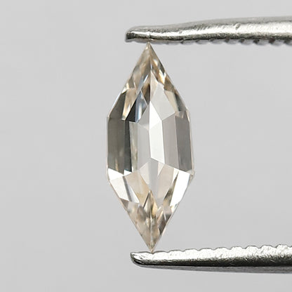 0.61 CT Loose Natural Light Fancy Orange Color Diamond 8.9 MM VS Clarity Portrait Cut Clear Diamond For Custom Design Jewelry