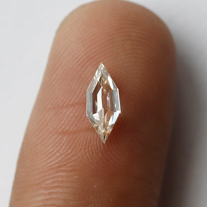 0.61 CT Loose Natural Light Fancy Orange Color Diamond 8.9 MM VS Clarity Portrait Cut Clear Diamond For Custom Design Jewelry