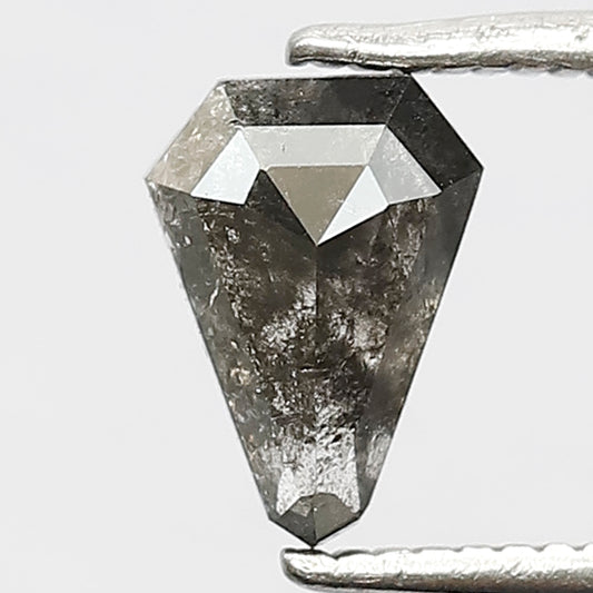 0.77 CT Geometric shape Natural loose Grey Black color 7.60 MM Salt and pepper Diamond