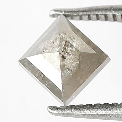 0.99 CT Geometric shape Grey black color Natural loose 4.90 MM salt and pepper diamond