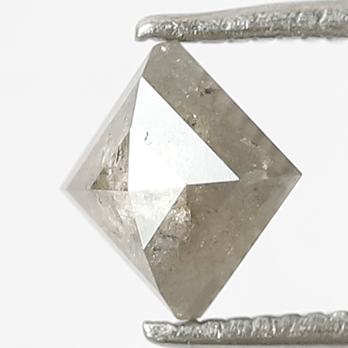 0.99 CT Geometric shape Grey black color Natural loose 4.90 MM salt and pepper diamond