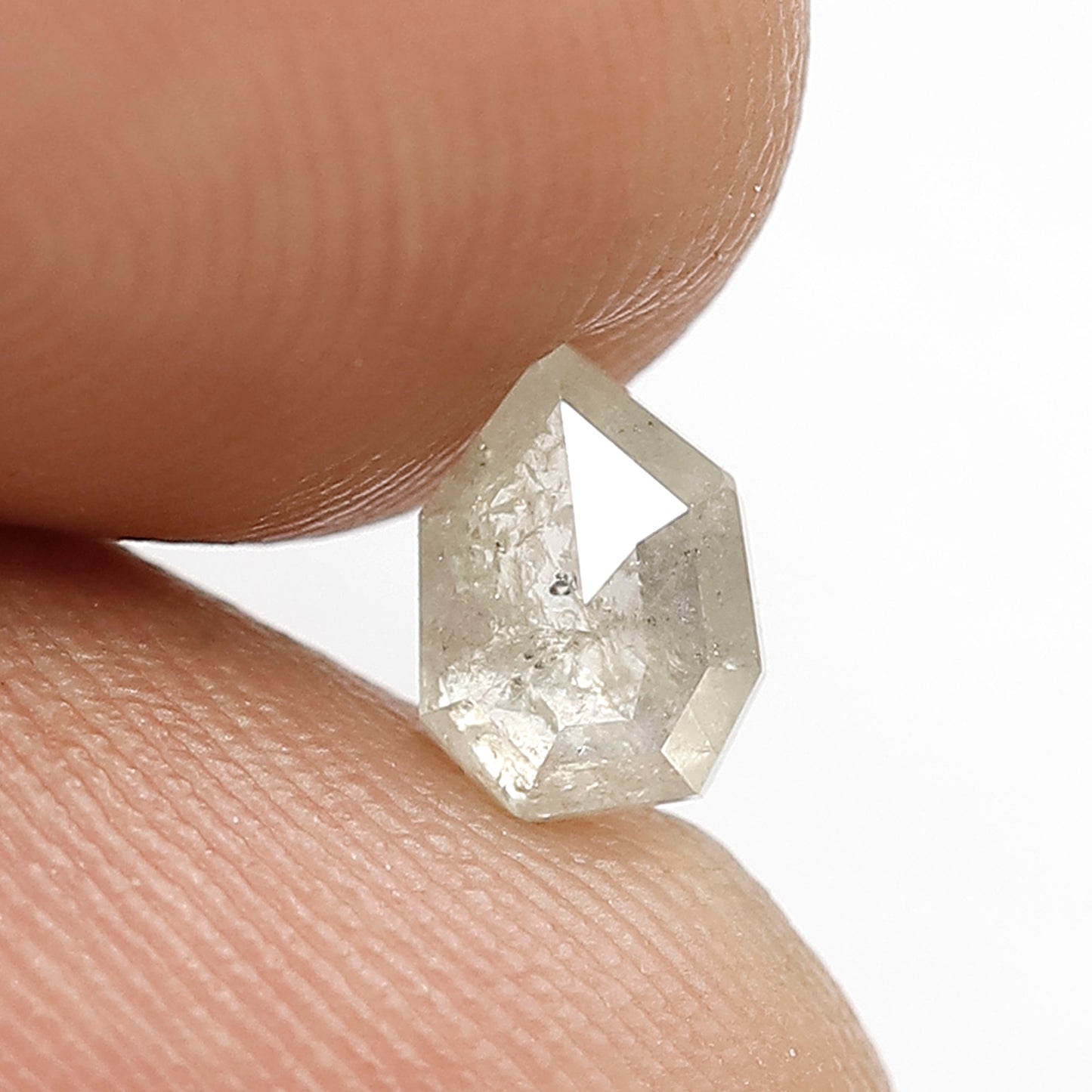0.73 CT Geometric shape Natural loose Misty White color 6 MM Salt and pepper Diamond