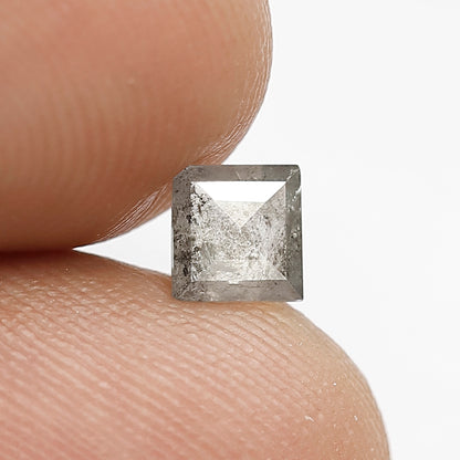 0.45 CT Geometric shape Natural loose Grey Black color 4.50 MM Salt and pepper Diamond